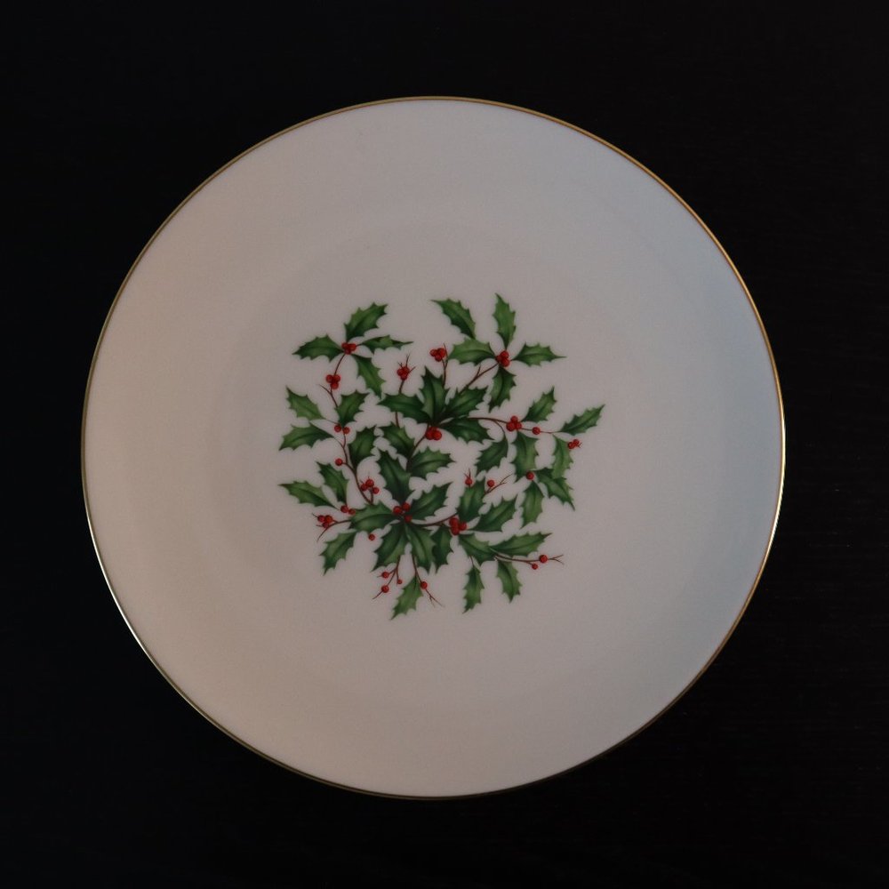LENOX Holiday Special 10.5" Dessert Christmas Plate & Berries Made In The USA